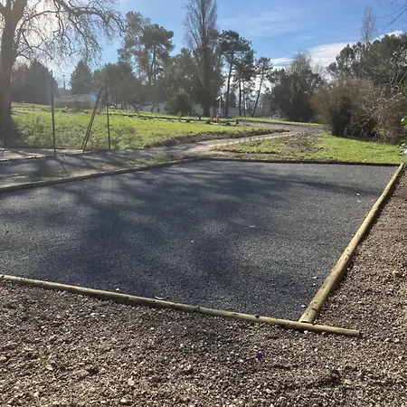 Salle Et Hebergements Montendre