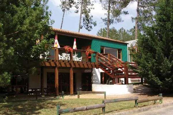 Casa de Férias Salle Et Hebergements Montendre